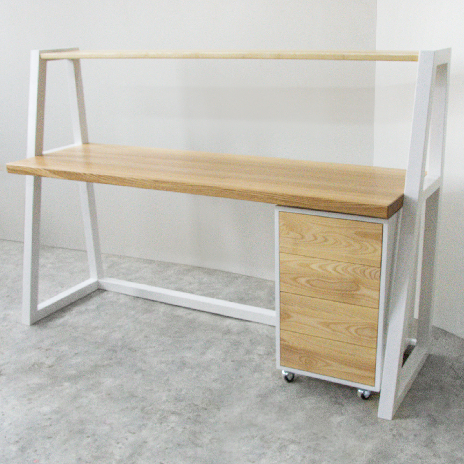 Письменный стол из массива дерева сканди купить заказать в москве с доставкой рф