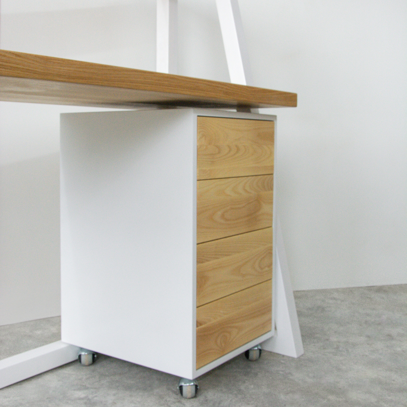 Письменный стол из массива дерева сканди купить заказать в москве с доставкой рф