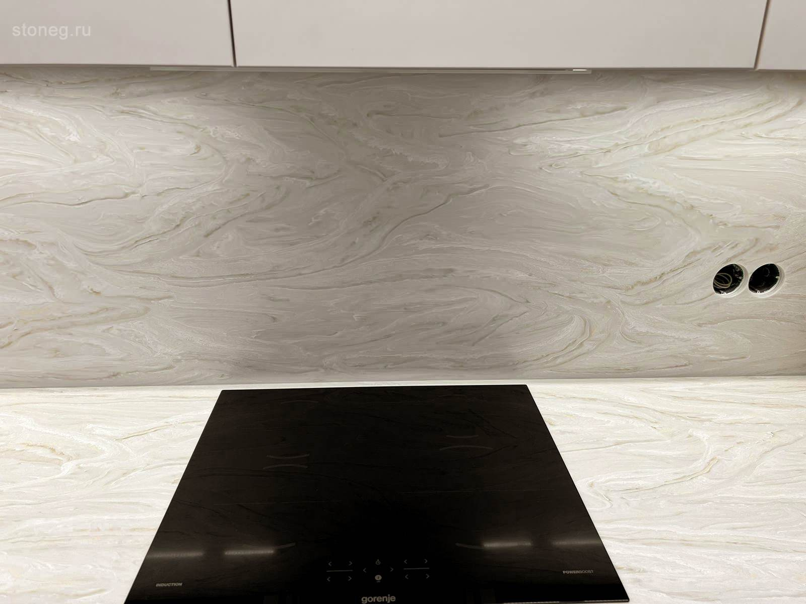 Мраморные текстуры в современном интерьере кухни