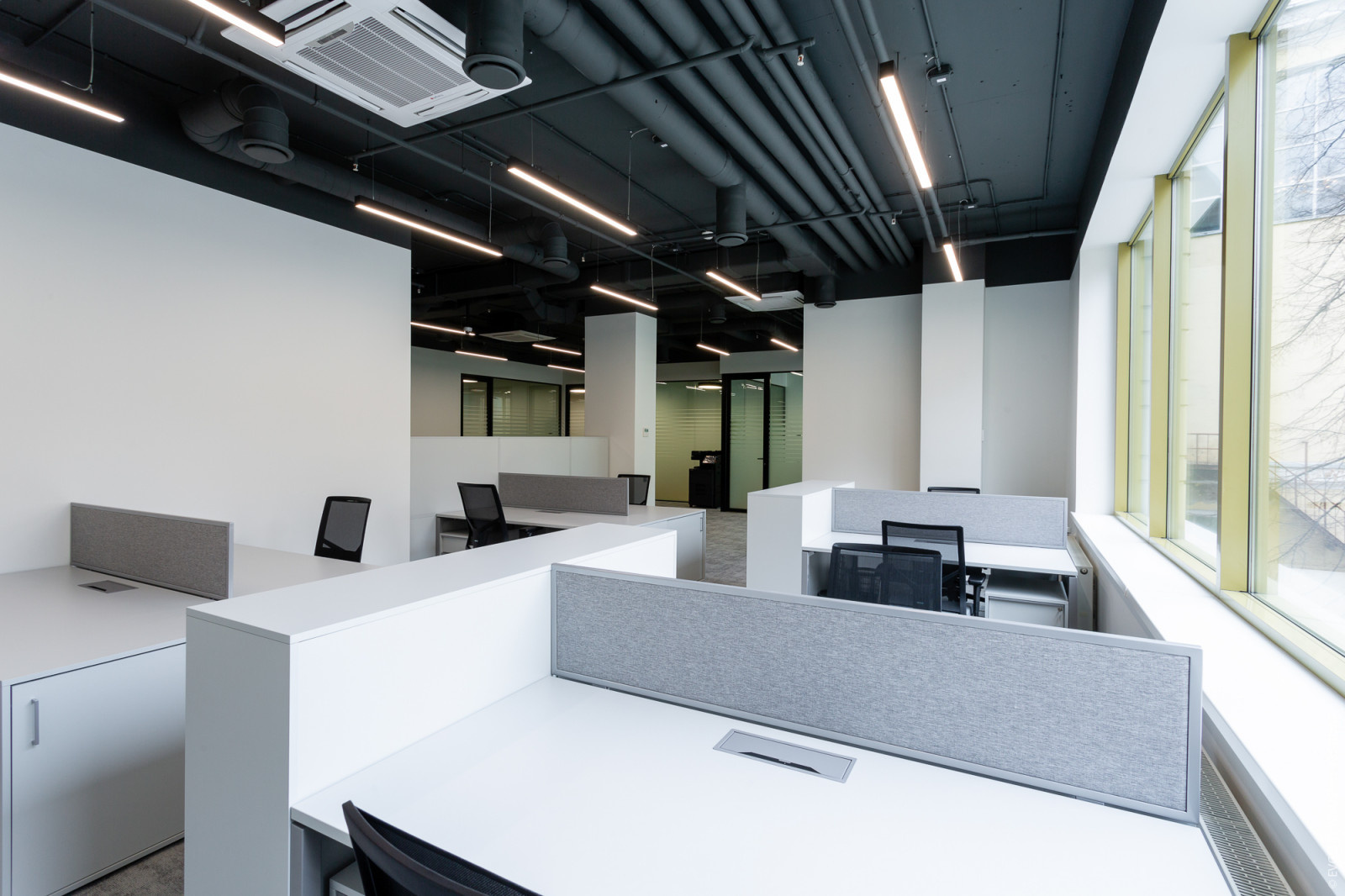 Office in Romanov Dvor Business Center, Moscow
