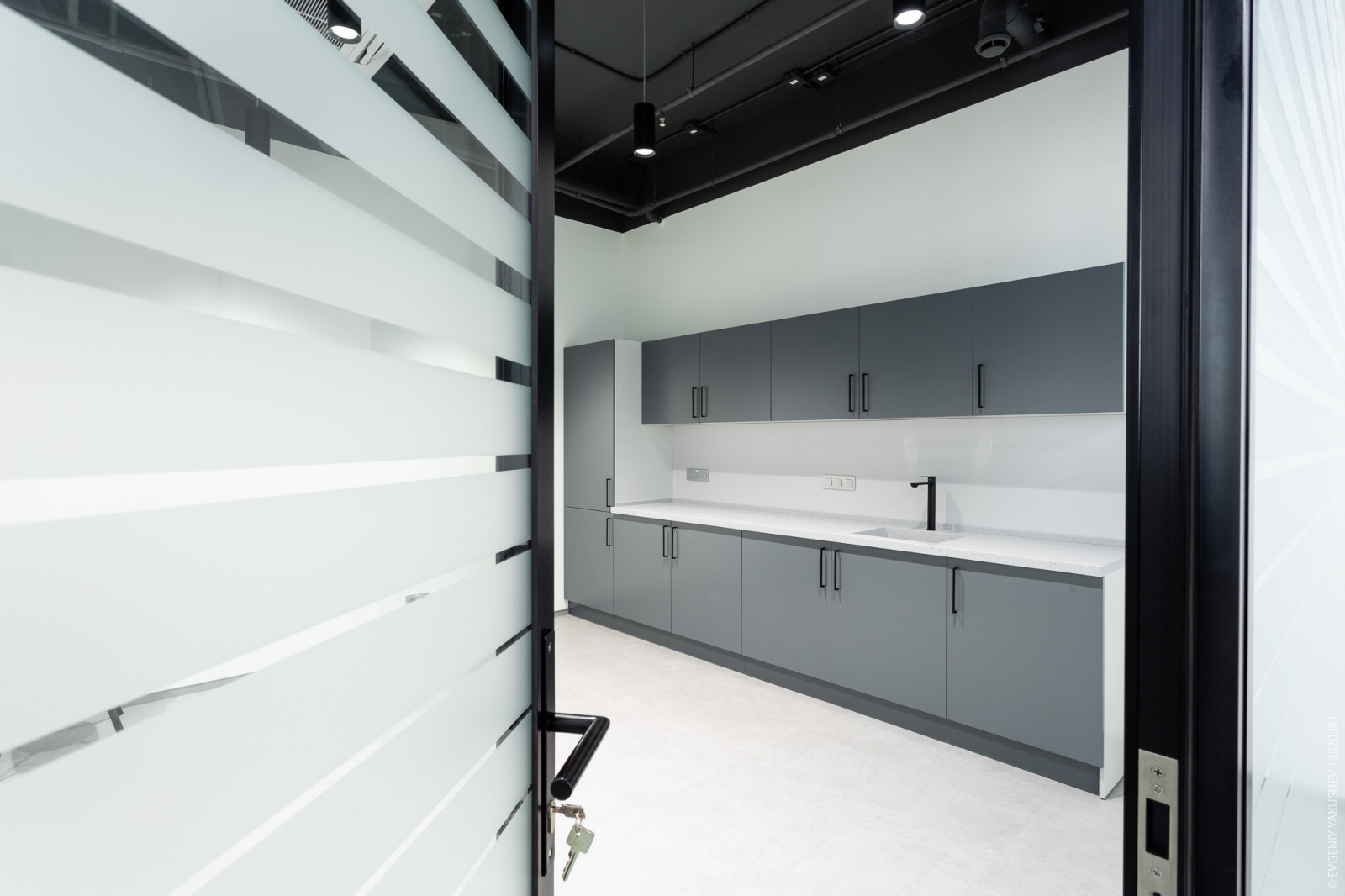 Office in Romanov Dvor Business Center, Moscow