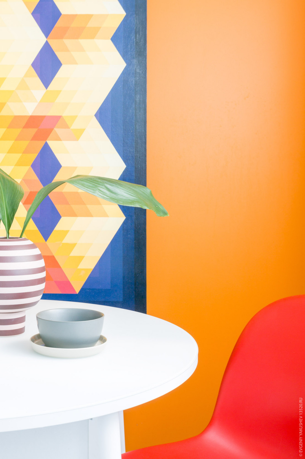Multicolored apartment in Zhulebino, Moscow