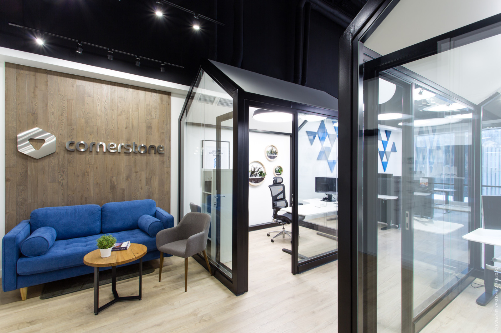 Office in Neo-Geo Business Center