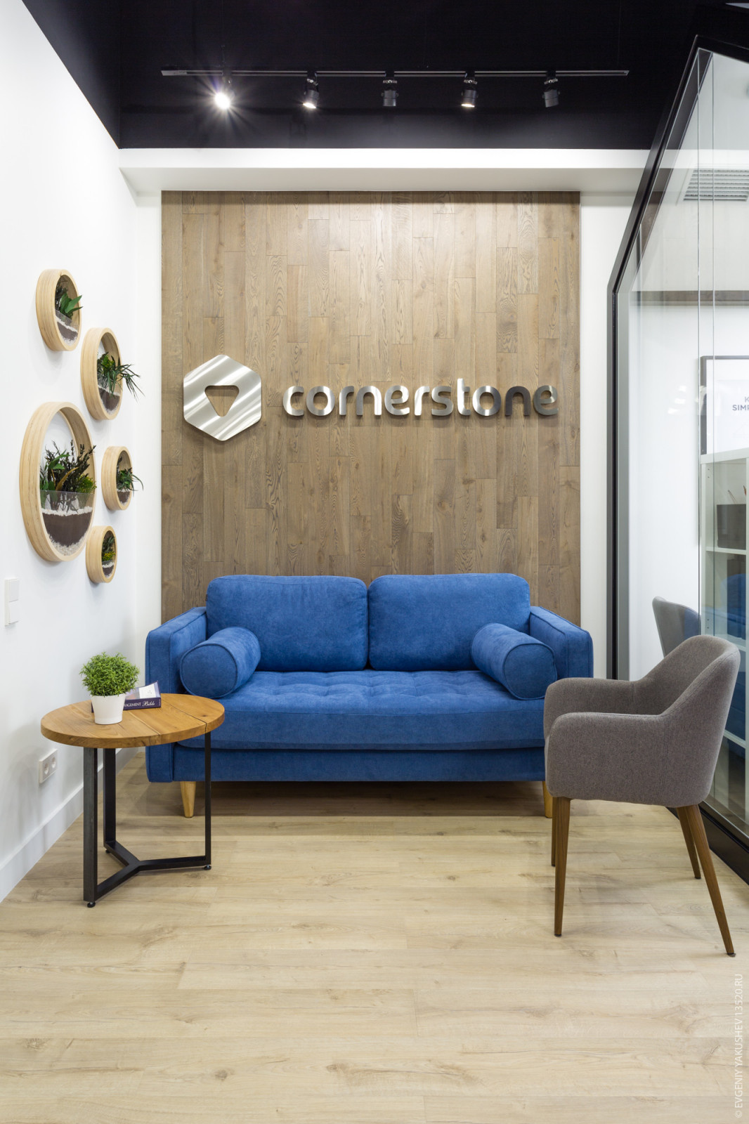 Office in Neo-Geo Business Center