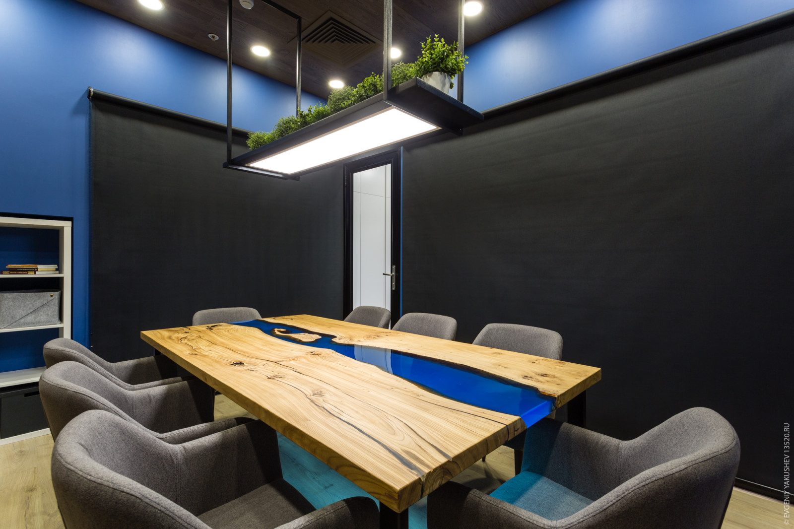 Office in Neo-Geo Business Center