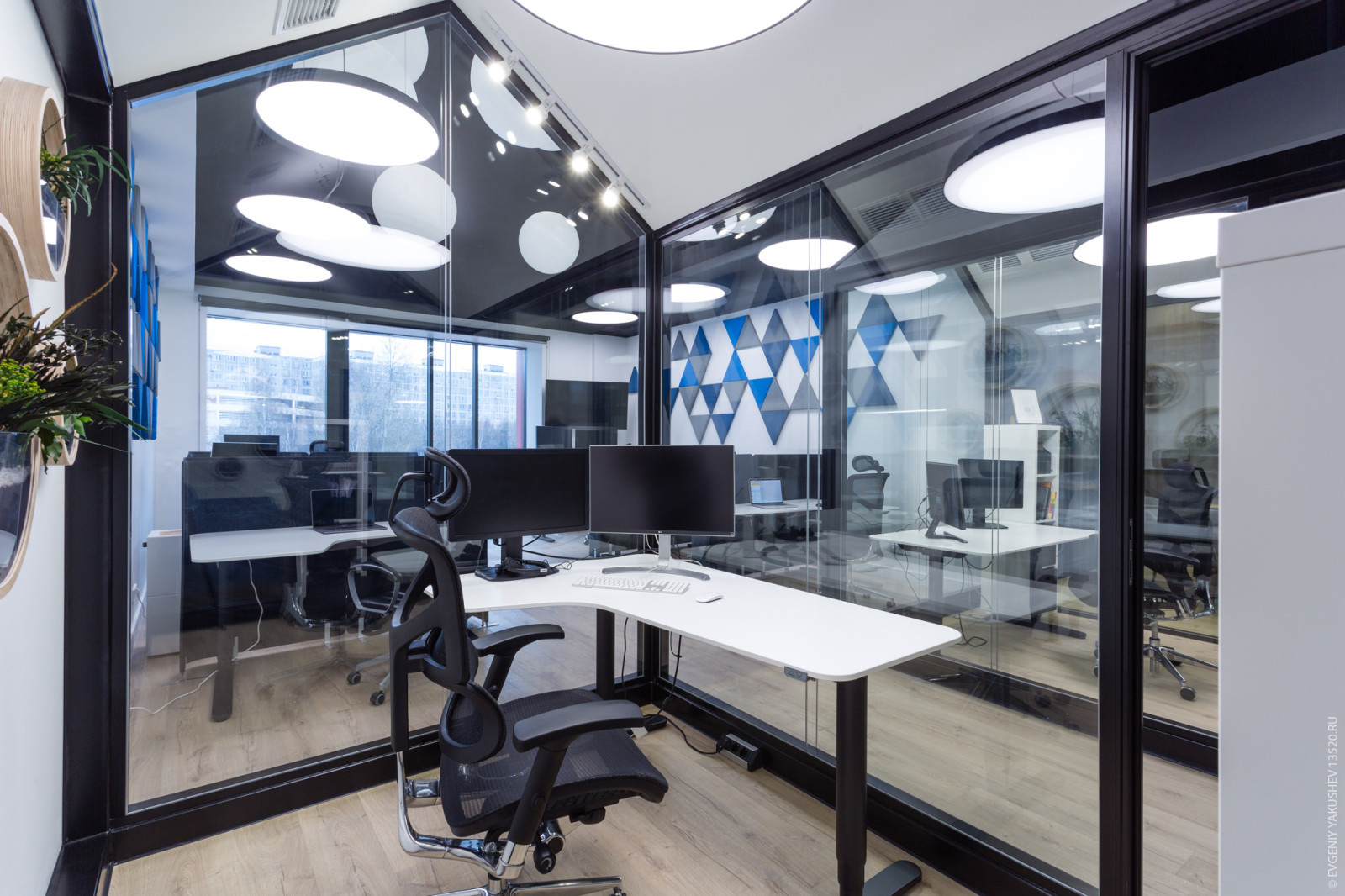 Office in Neo-Geo Business Center