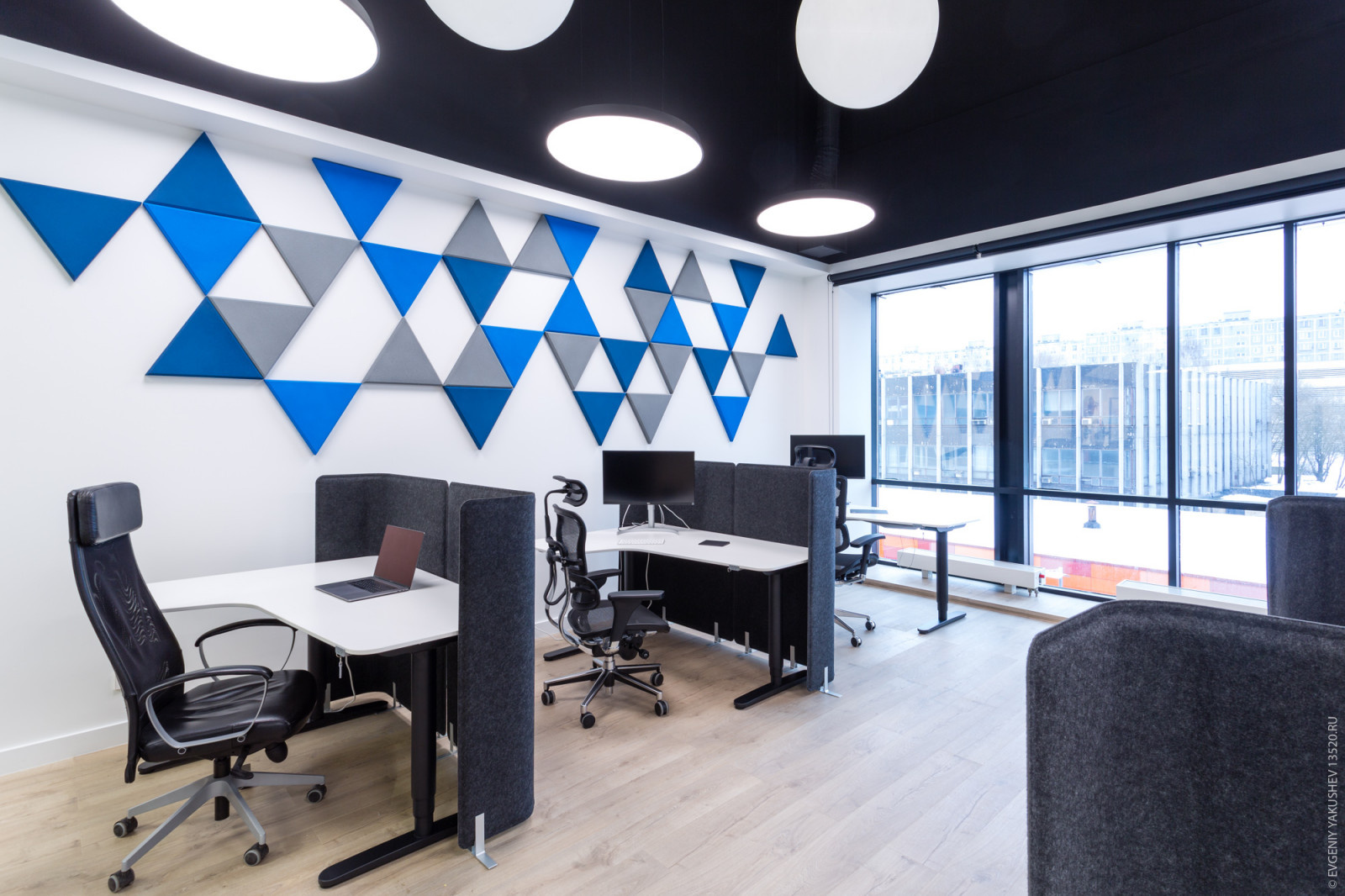 Office in Neo-Geo Business Center