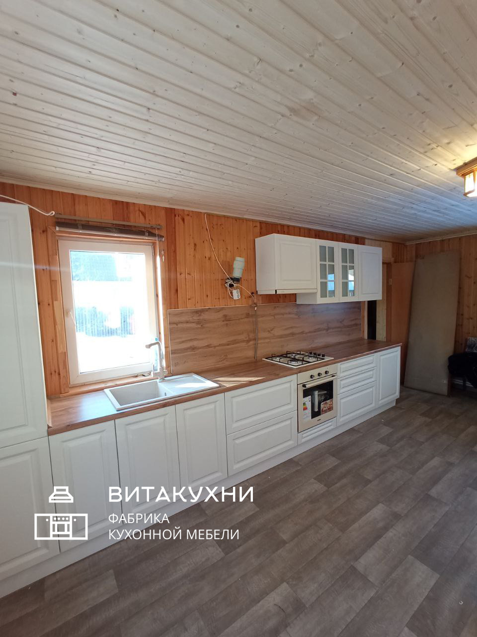 Белый классический кухонный гарнитур