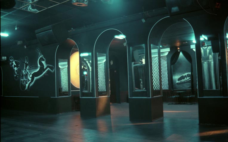 Светящиеся интерьеры ночного клуба Classic