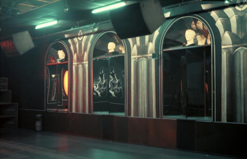 Светящиеся интерьеры ночного клуба Classic