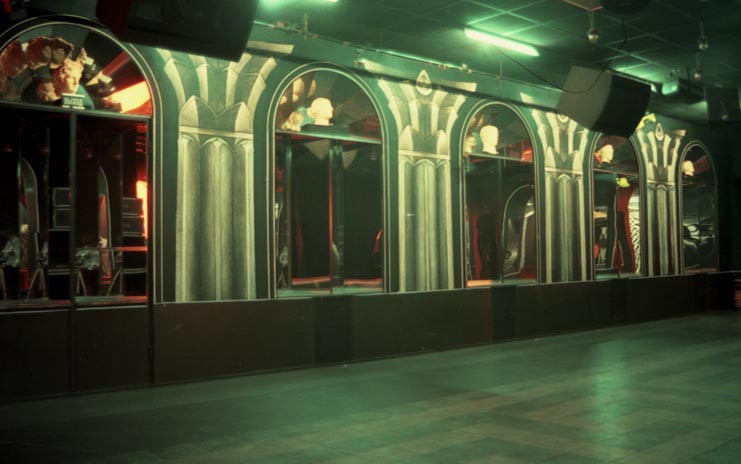 Светящиеся интерьеры ночного клуба Classic