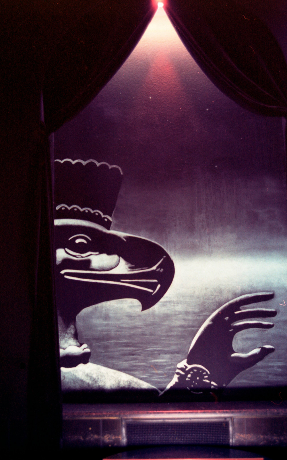 Светящиеся интерьеры ночного клуба Classic