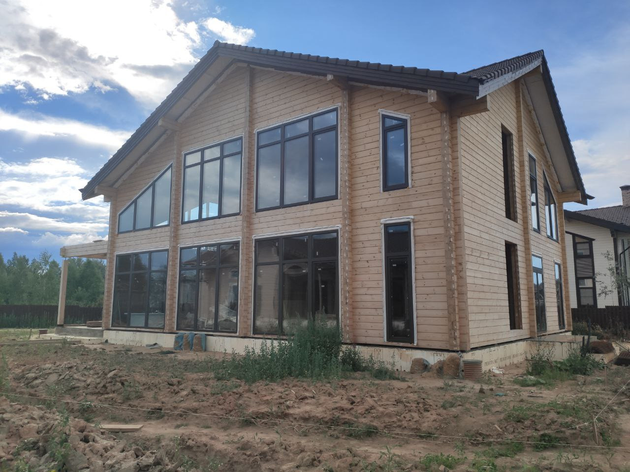 Двухэтажный дом из клееного бруса