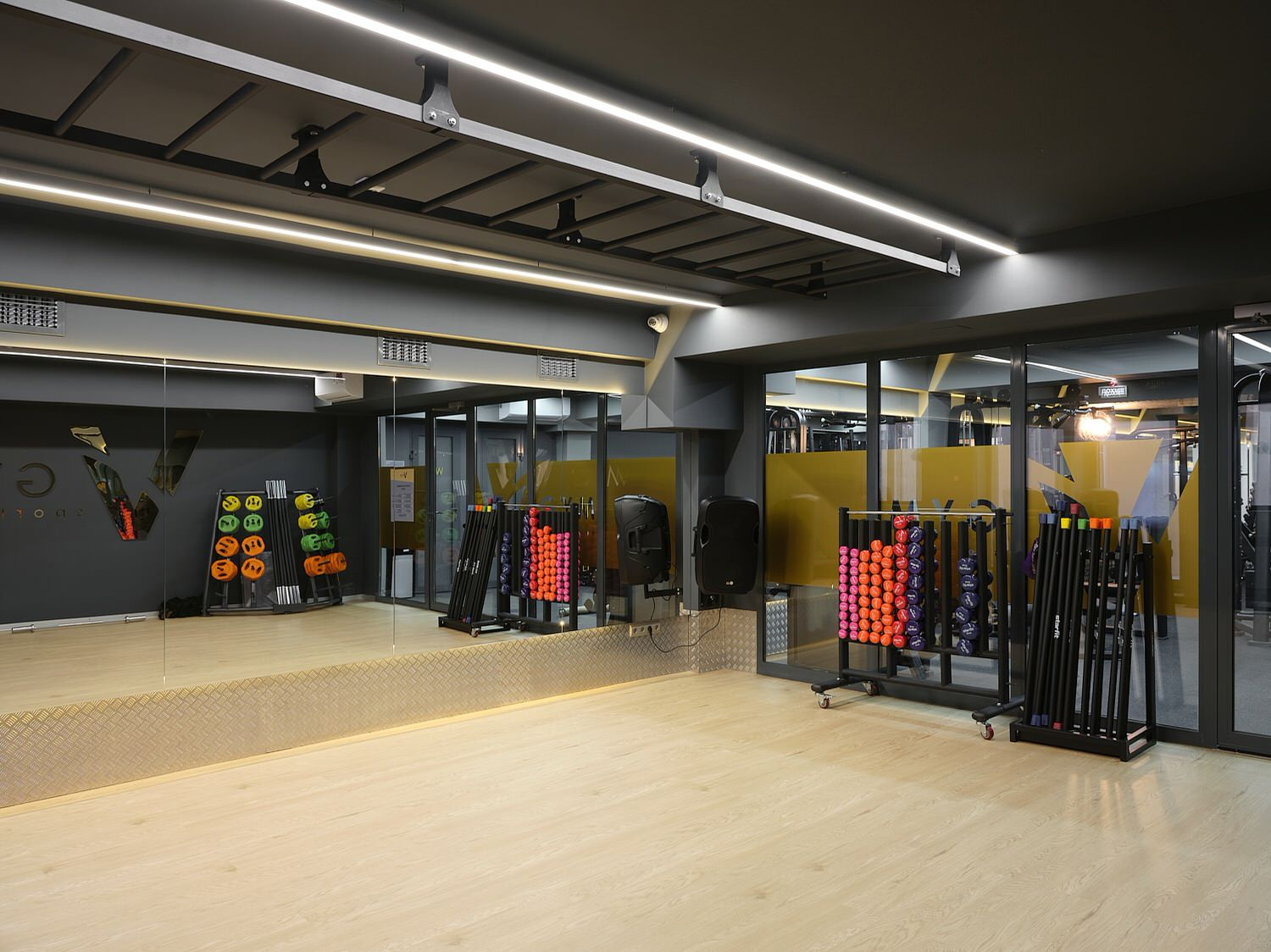 Интерьерная фотосъемка VGYM Sport club. Дизайнер Валерия Лисовая