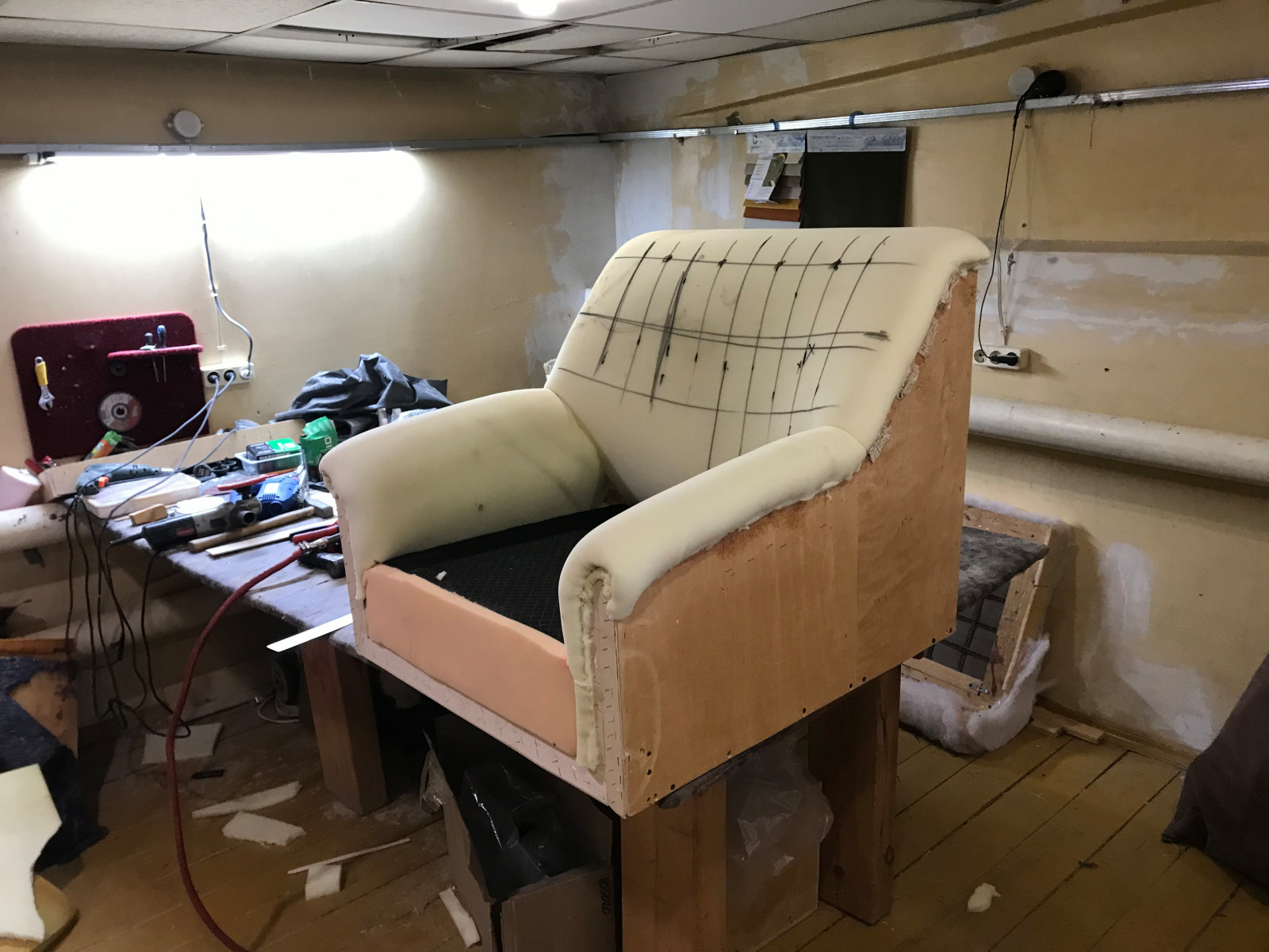 Старое Кресло