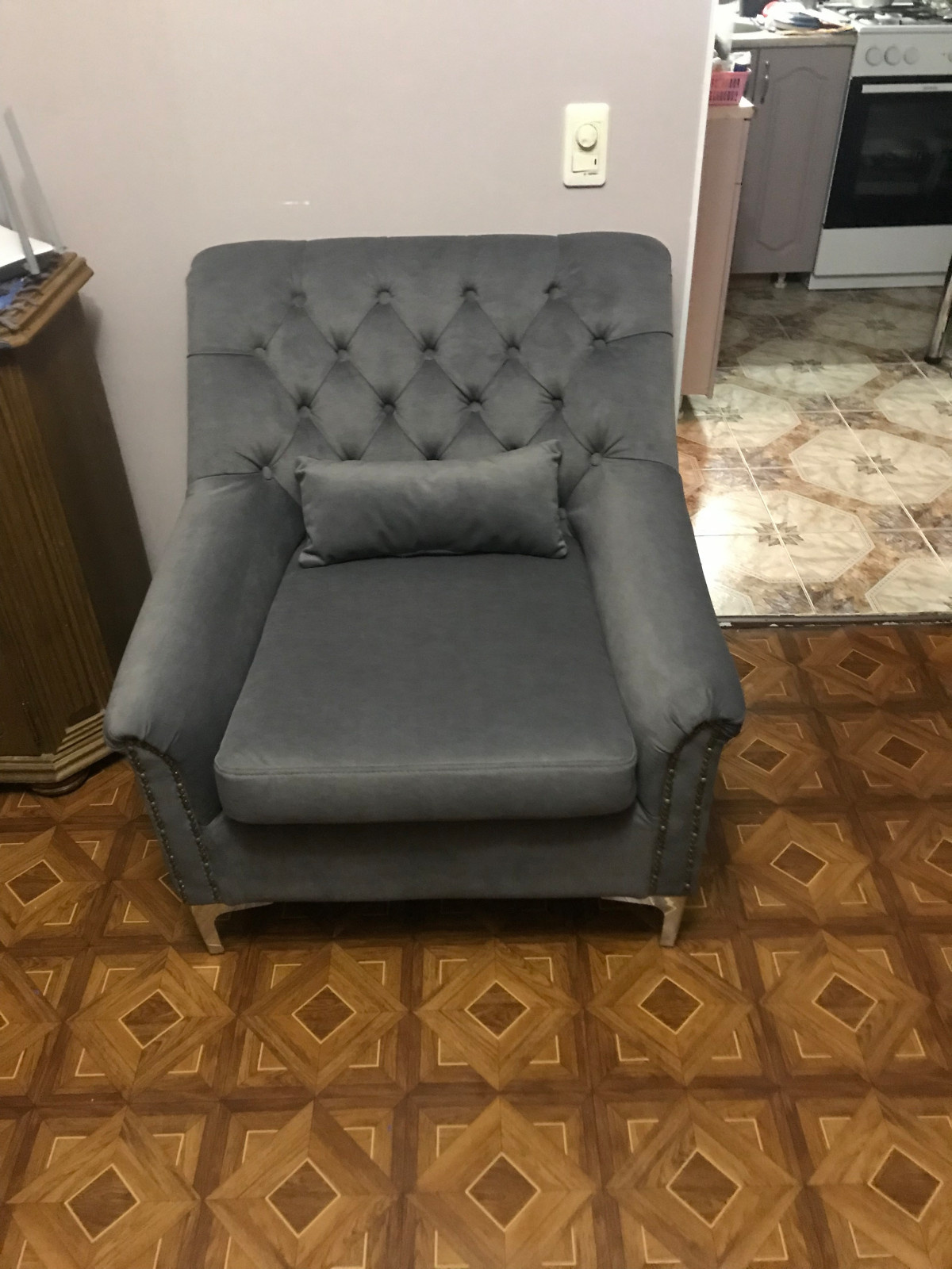 Обложка проекта: Старое Кресло