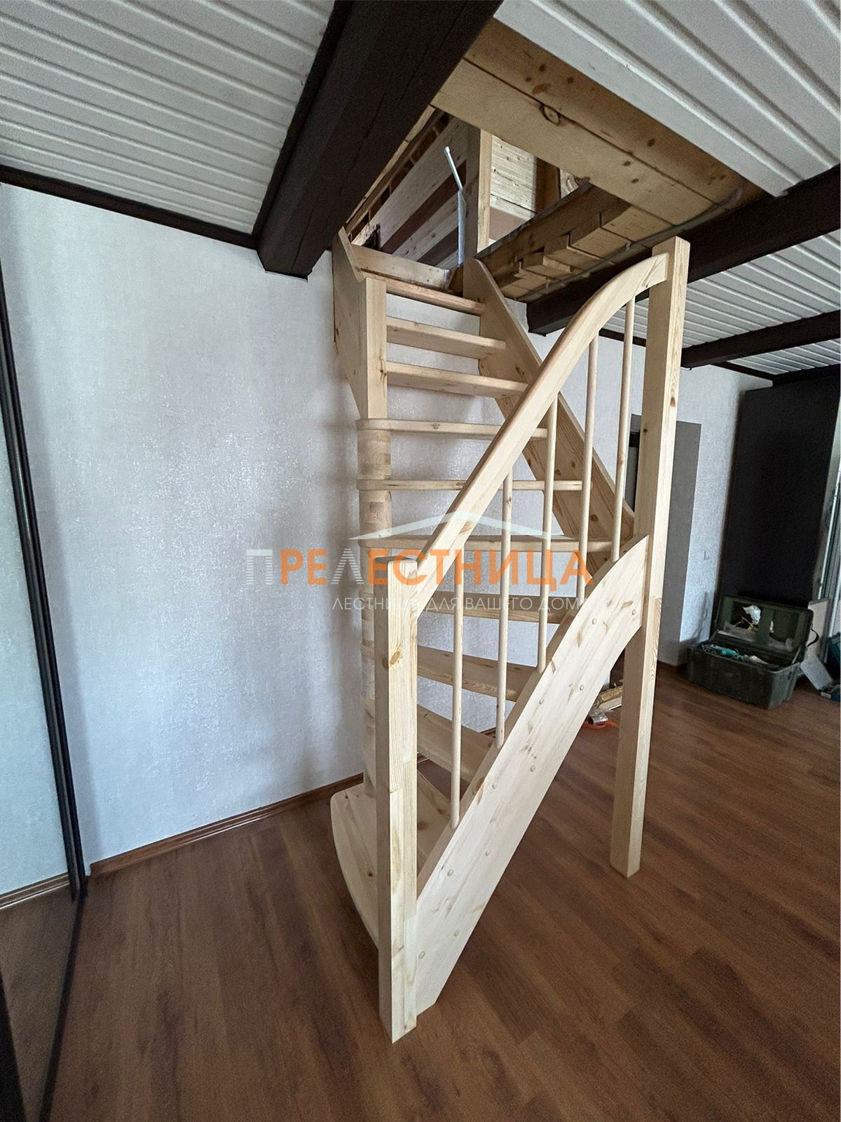 Готовая деревянная лестница ЛС-91М