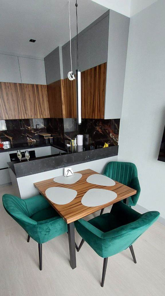 Apartment with a View of the Cruiser Aurora