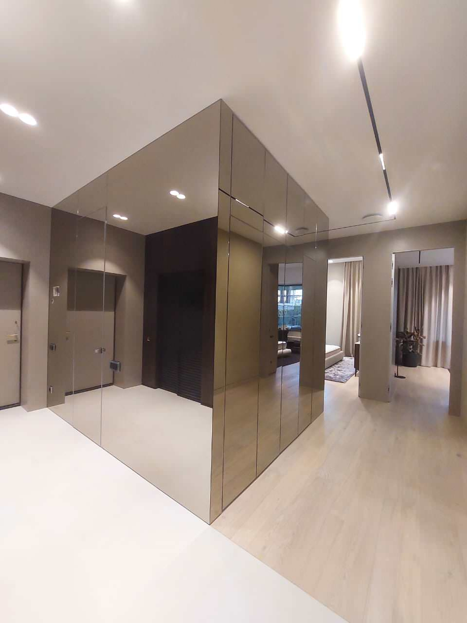 Зеркальное панно