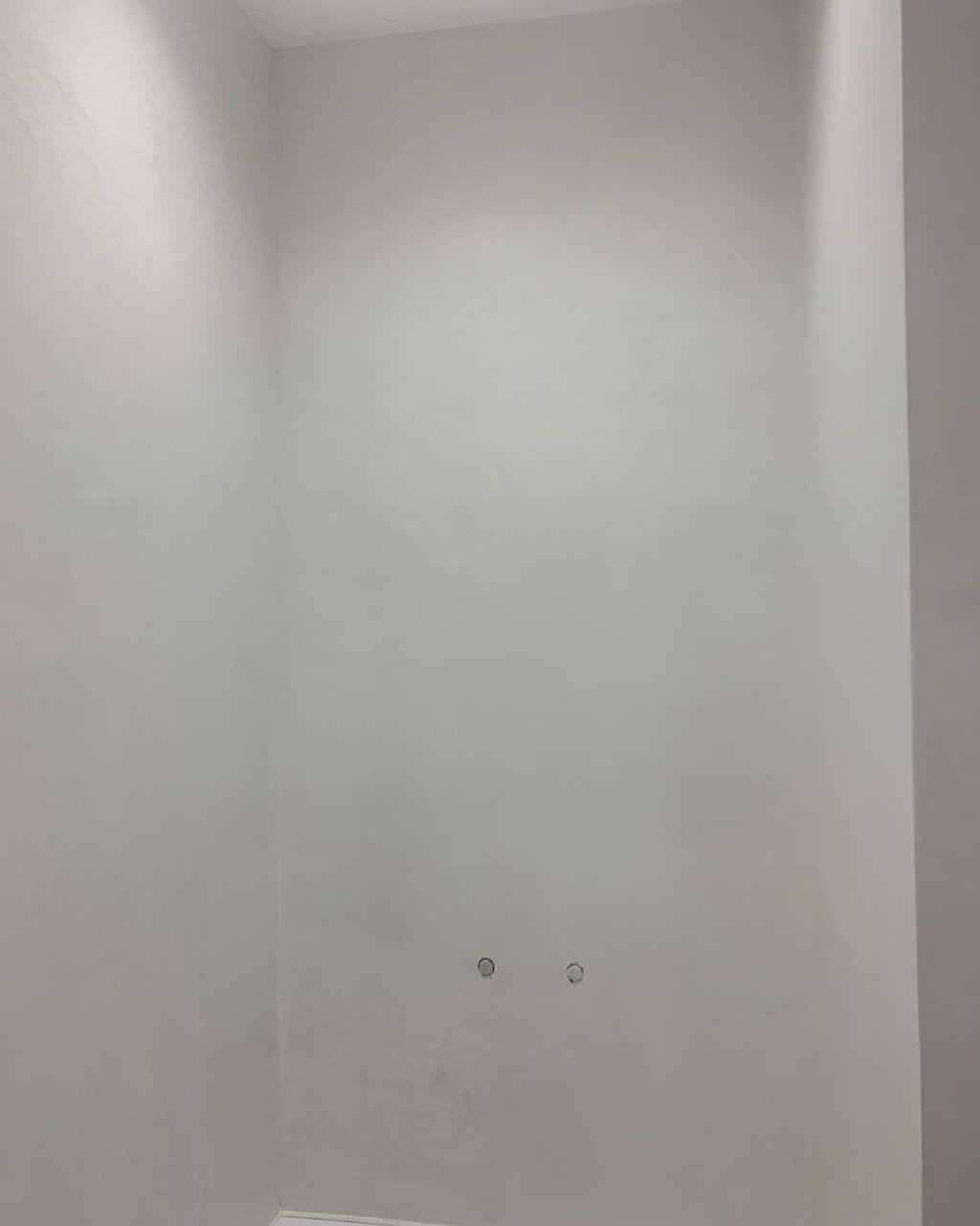 Отделка ванной комнаты под Микроцемент / Арт бетон в белом цвете