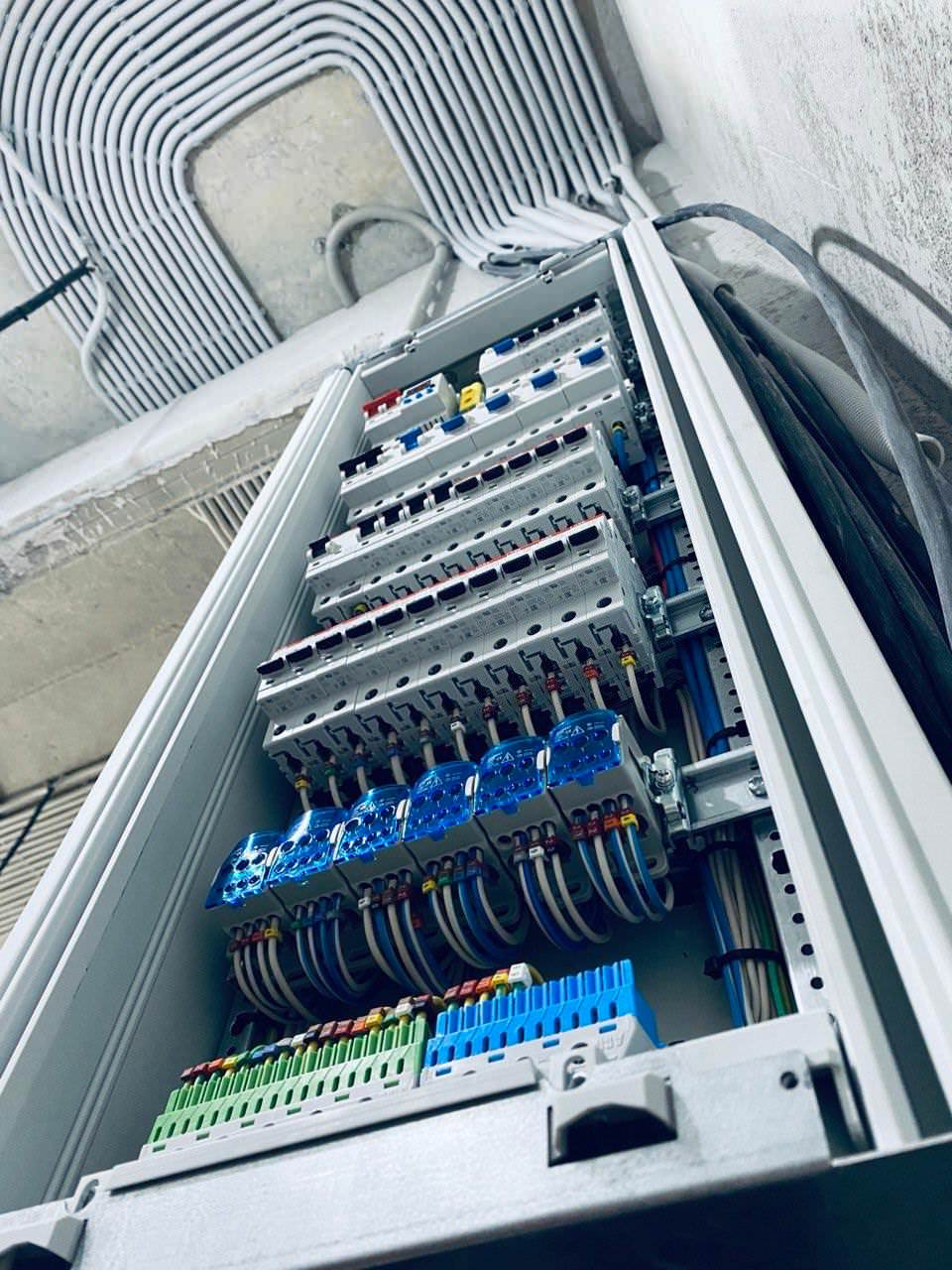 ЖК EVER электромонтаж в 2-х комнатной квартире 68m2