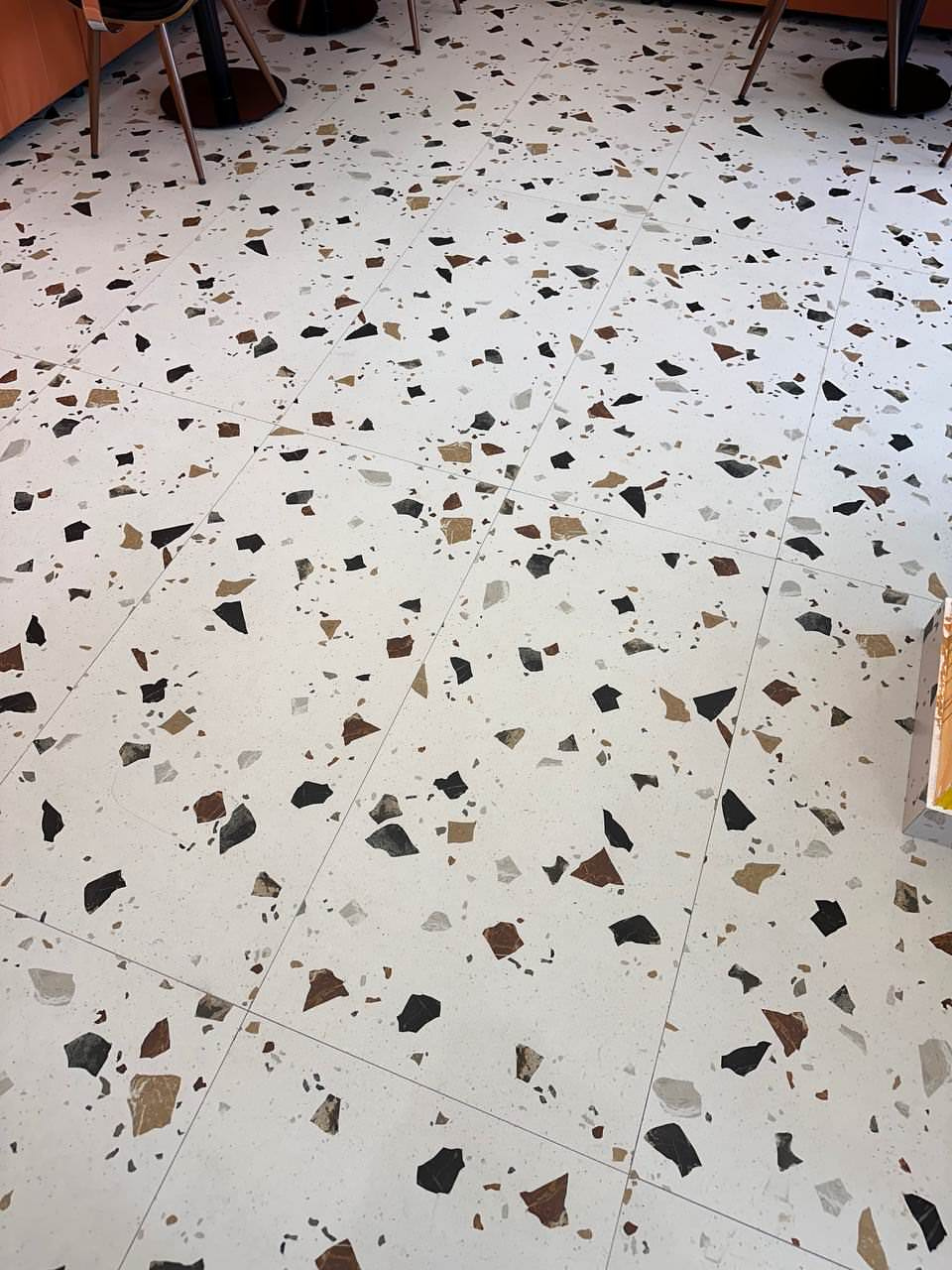 Ресторан "Мак Хаус" в высотках "Грозный Сити"