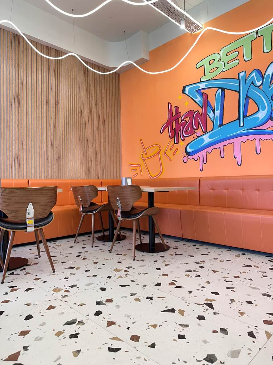 Ресторан "Мак Хаус" в высотках "Грозный Сити"