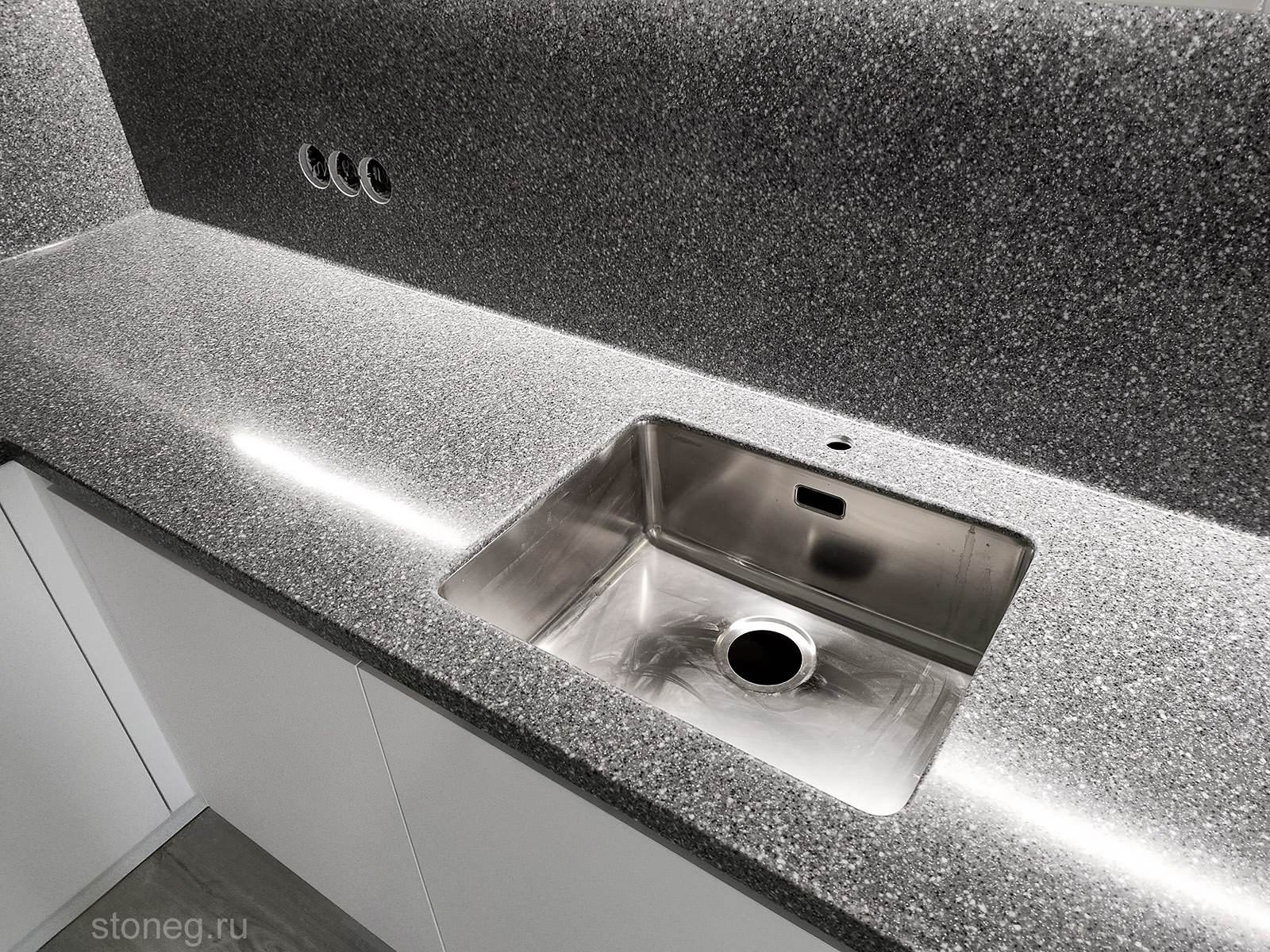Красота гранита и практичность искусственного камня Staron на кухне