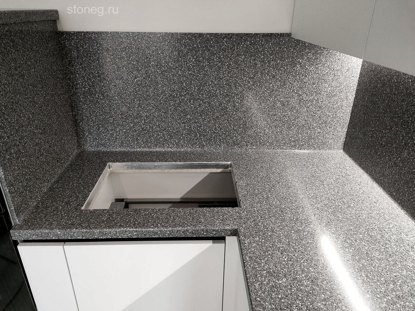 Красота гранита и практичность искусственного камня Staron на кухне