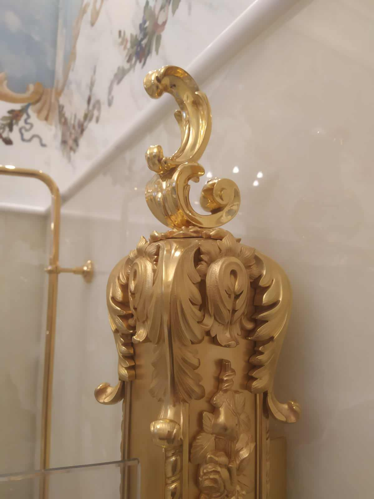 Обложка проекта: Ванная комната из оникса, мрамора, полудрагоценных камней и бронзы с позолотой