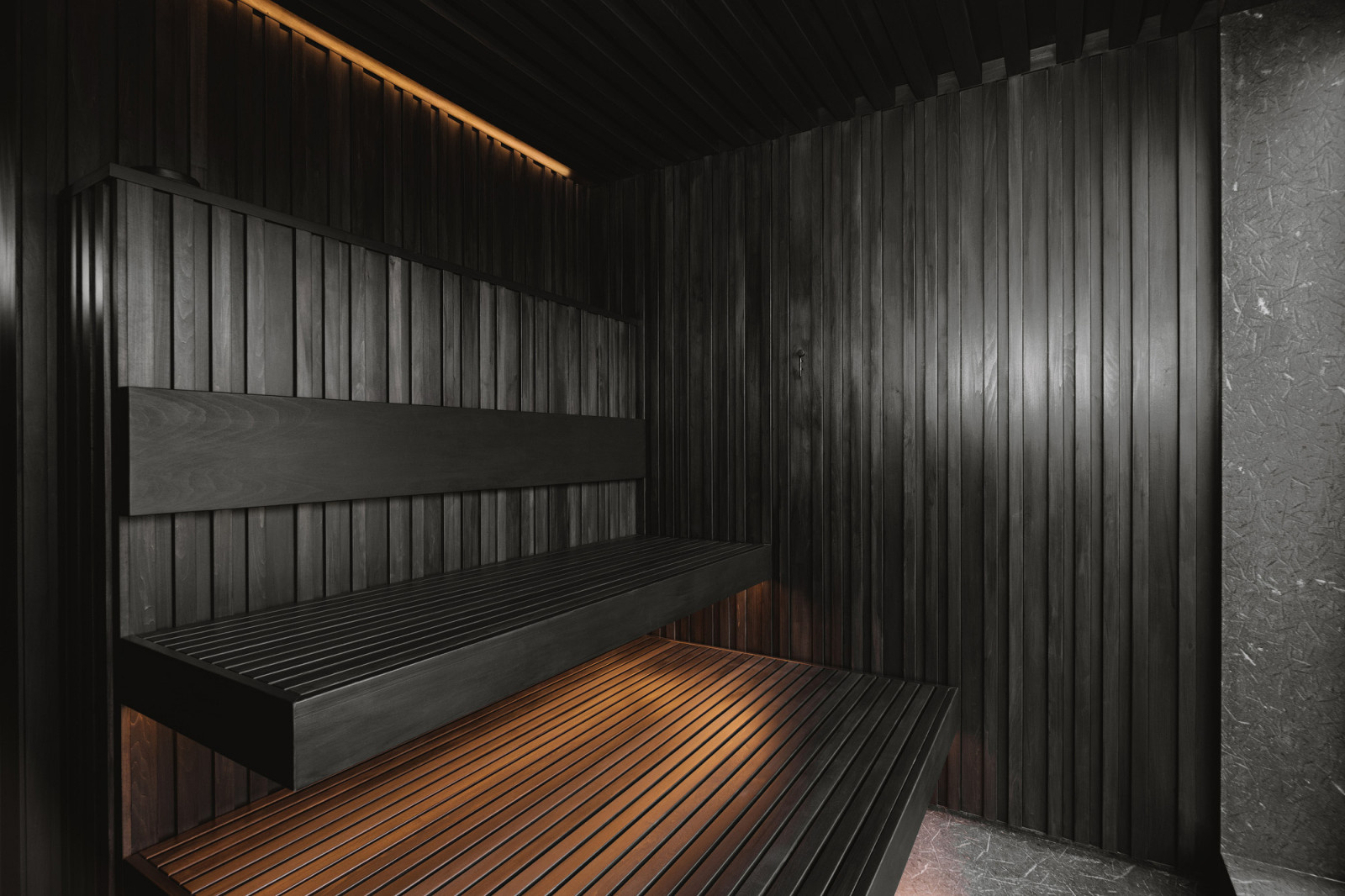 Сауна из тонированной липы со скрытой печью.
