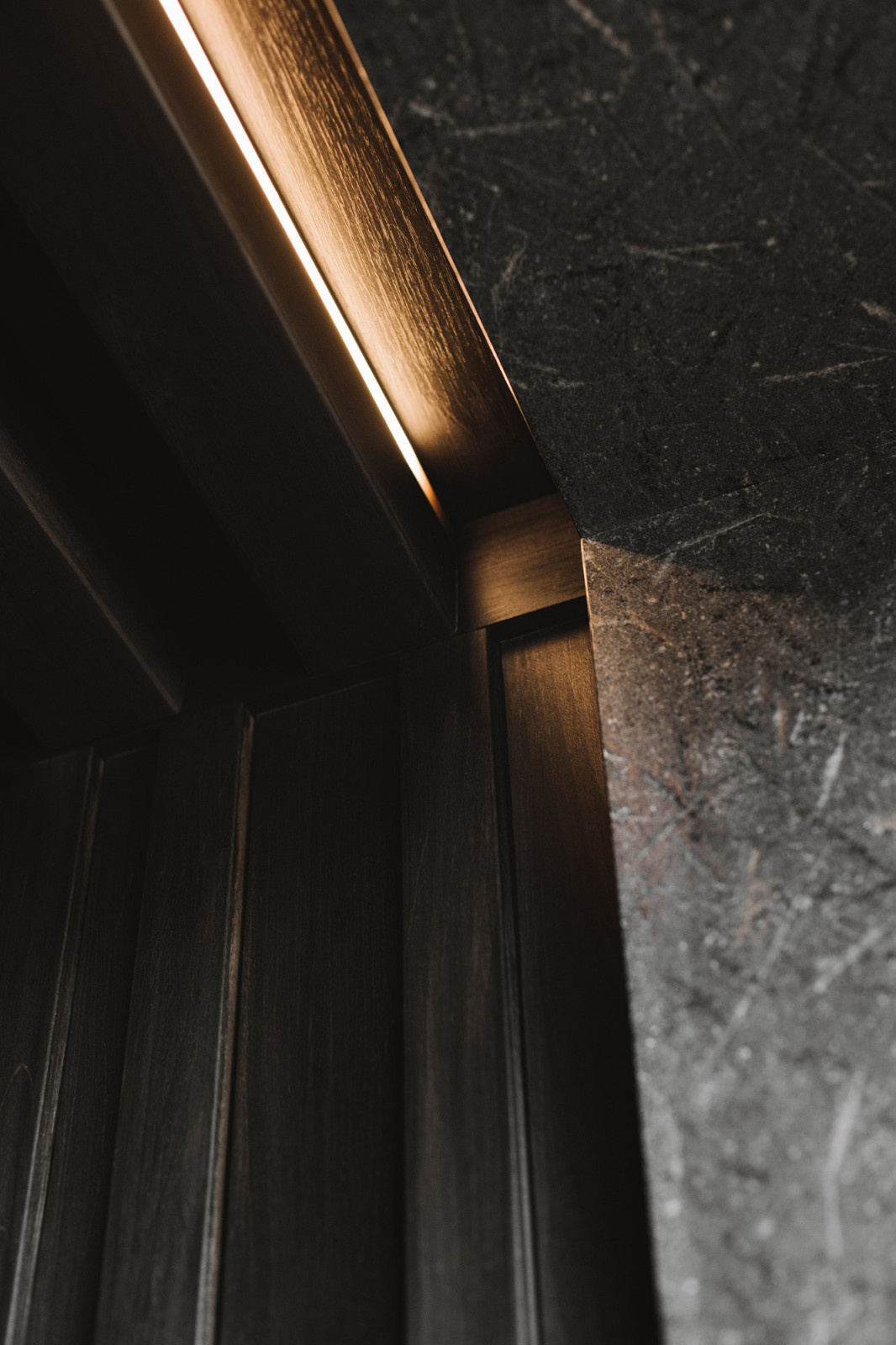 Линейная подсветка в сауне