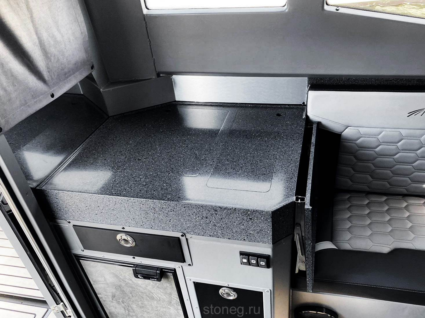 Hi-Macs G103 Столешница с откидным столиком и крышками