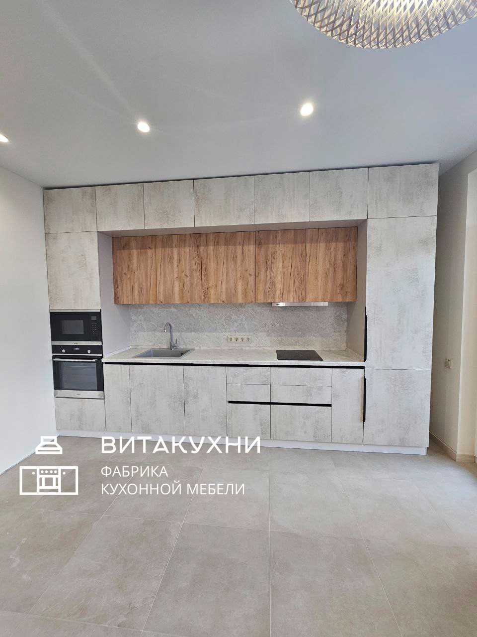 Прямая кухня с фасадами под бетон