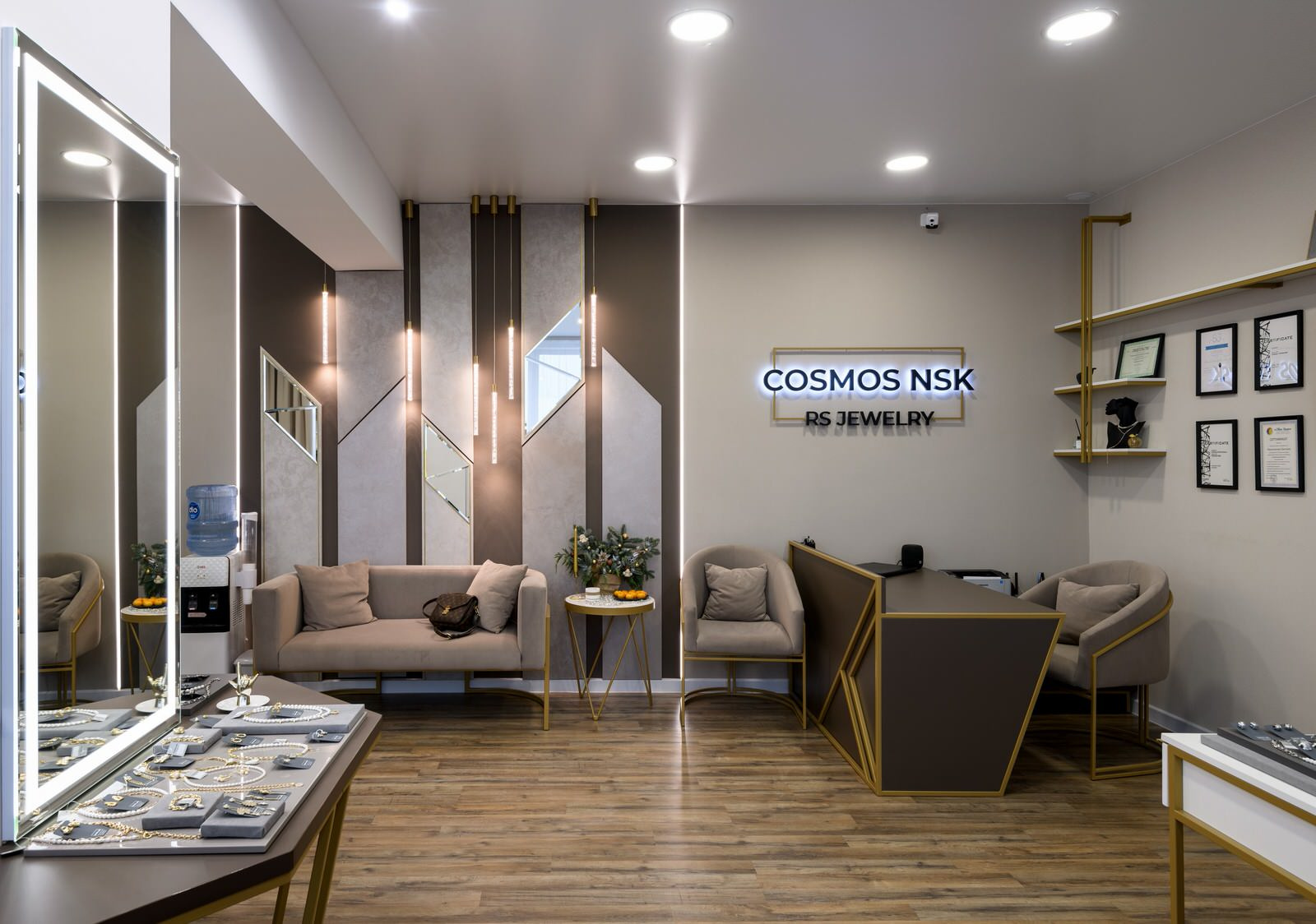 2023г. Интерьер магазина  украшений "Cosmos_nsk"