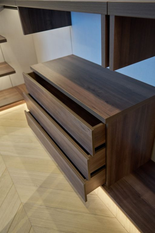 Модуль с выдвижными ящиками