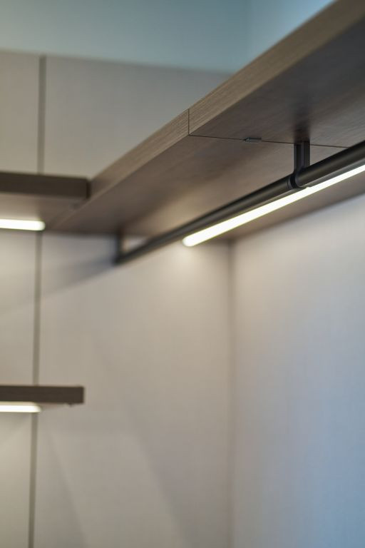 Штанга Cornice для хранения костюмов,рубашек и других элементов верхней одежды