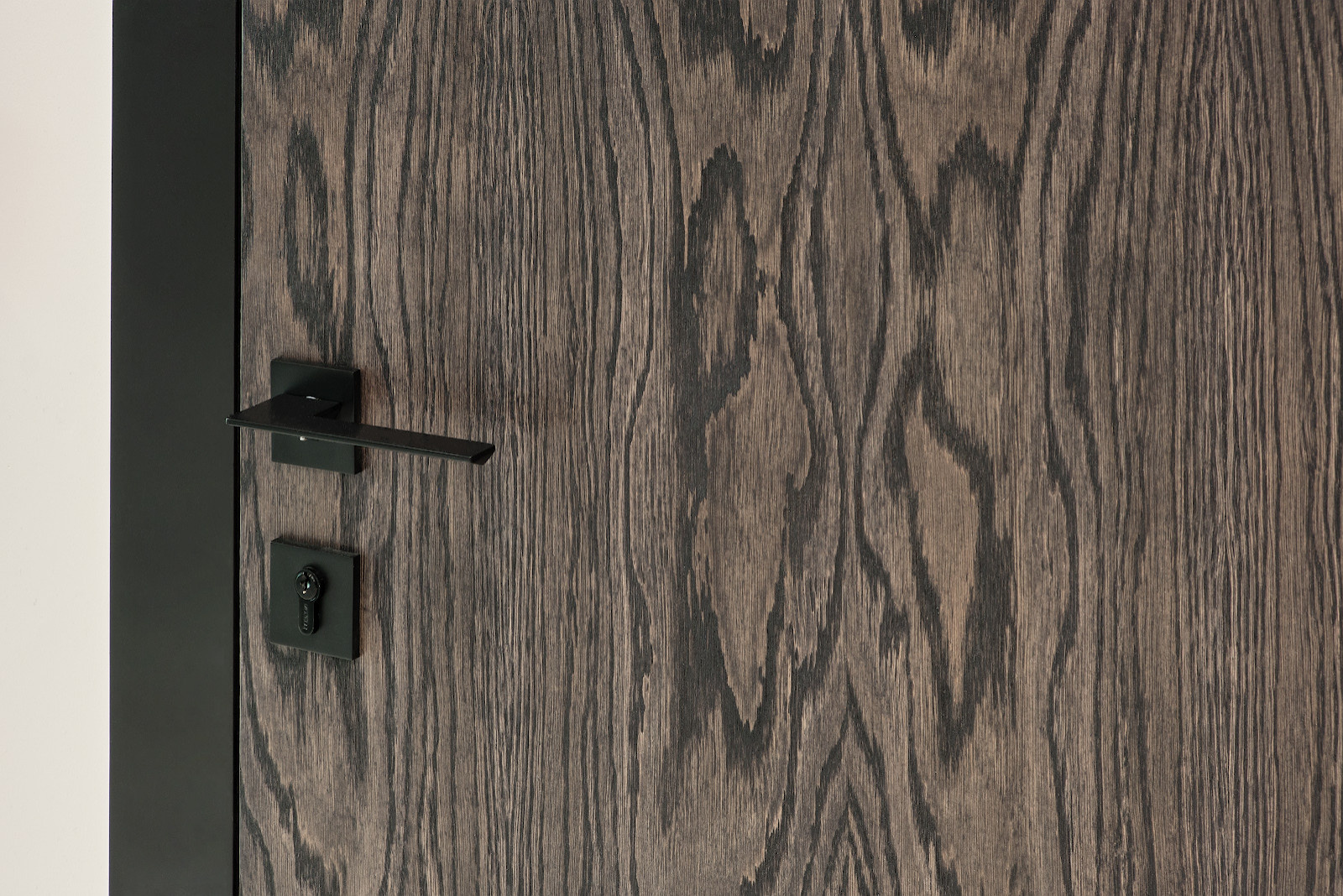 Высокие дубовые двери. 100% массив дуба.