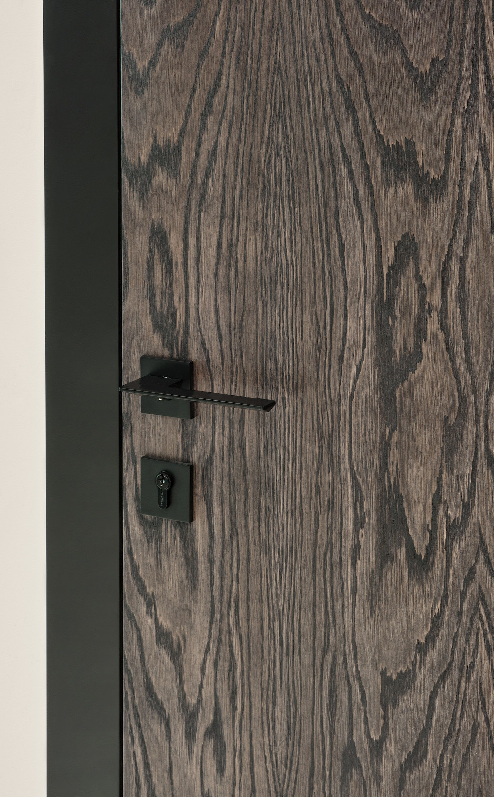 Высокие дубовые двери. 100% массив дуба.