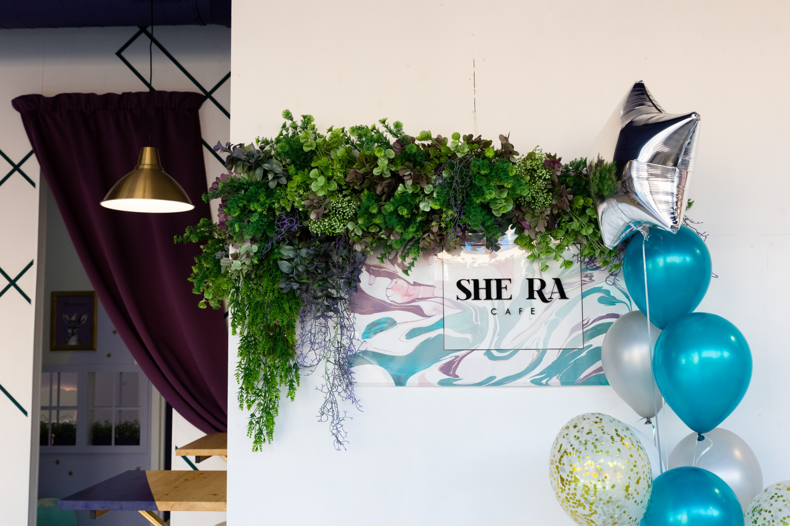 SHE_RA cafe