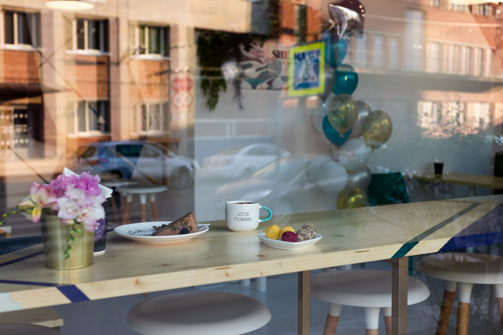 SHE_RA cafe