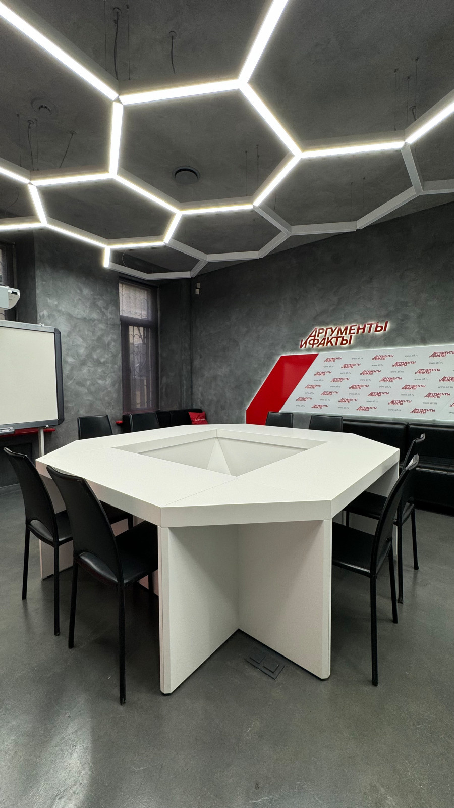 Реконструкция пресс-центра "Аргументы и факты на Неве", г. Санкт-Петербург.