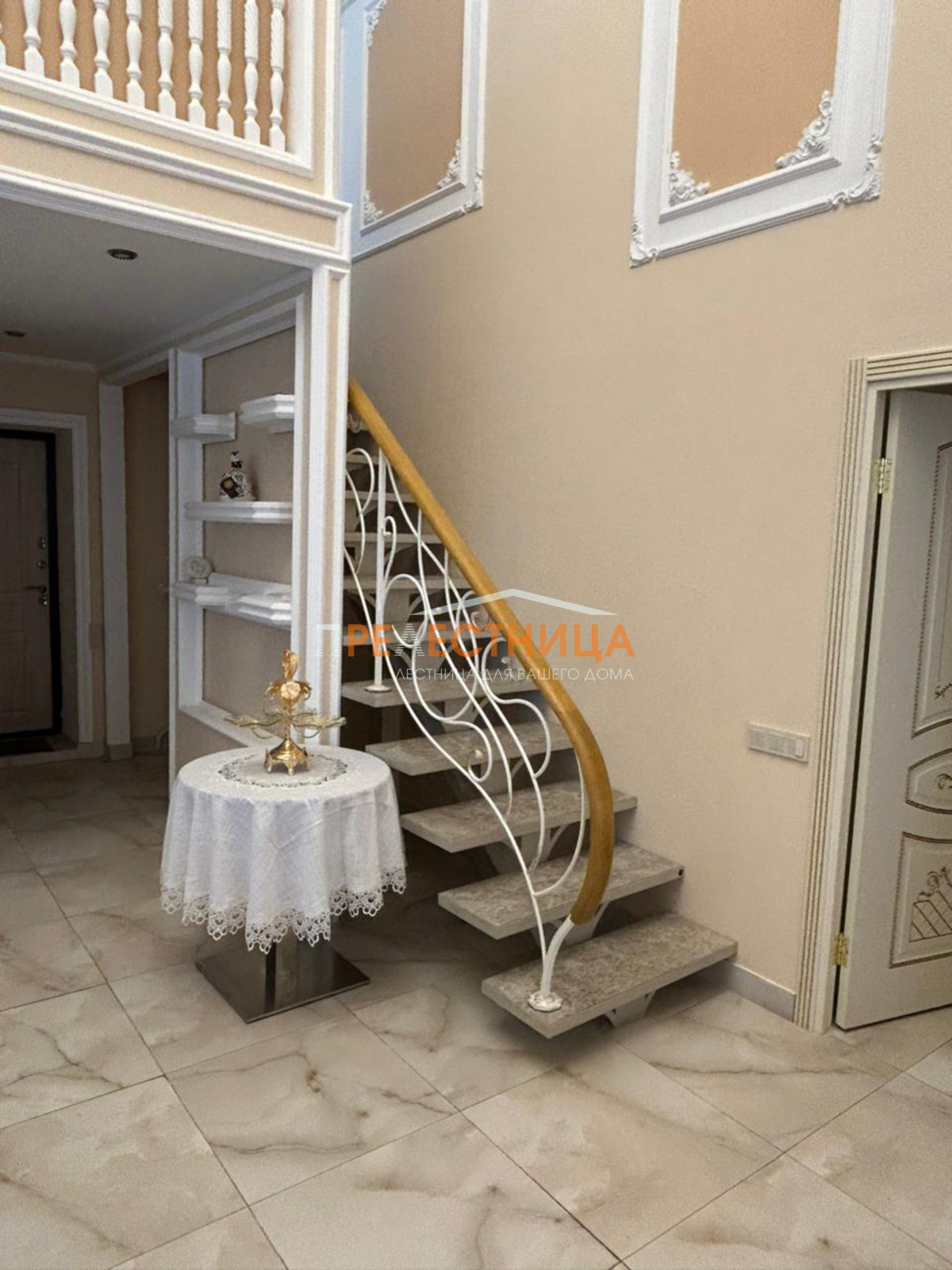 Металлический каркас лестницы в ресторан