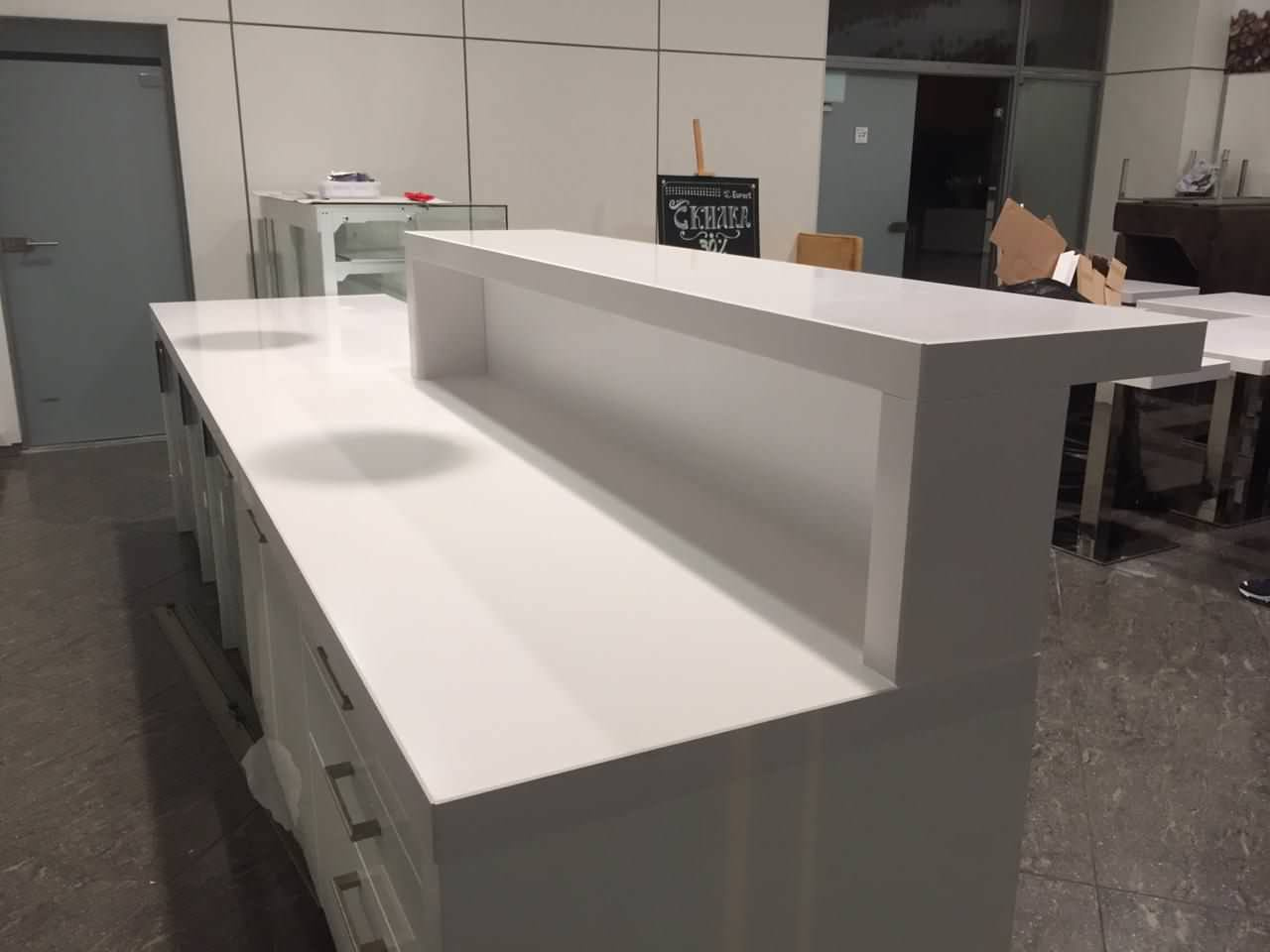 Ресепшен Silestone Blanco Zeuz