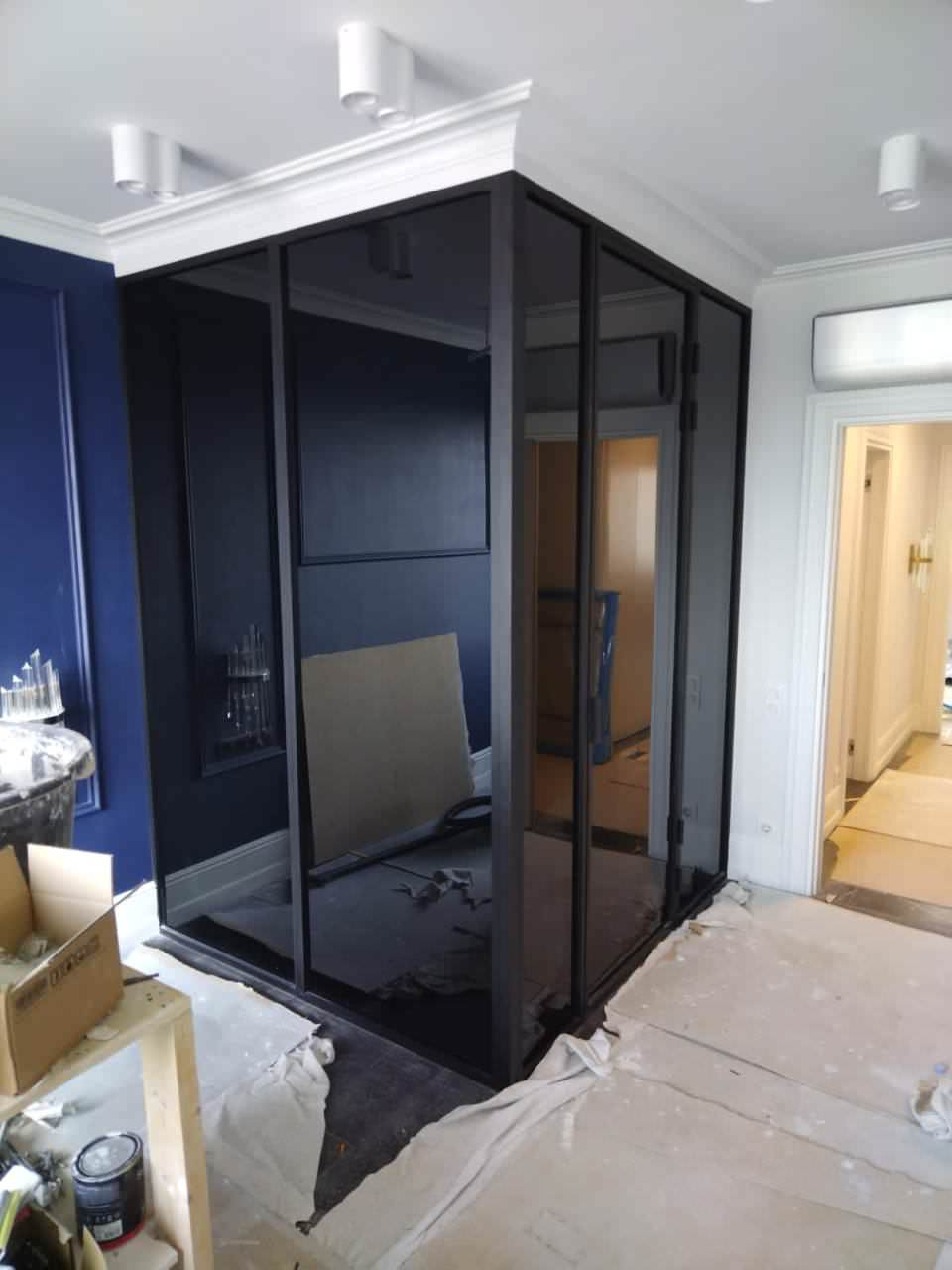 Обложка проекта: Стильный Black гардероб для обуви