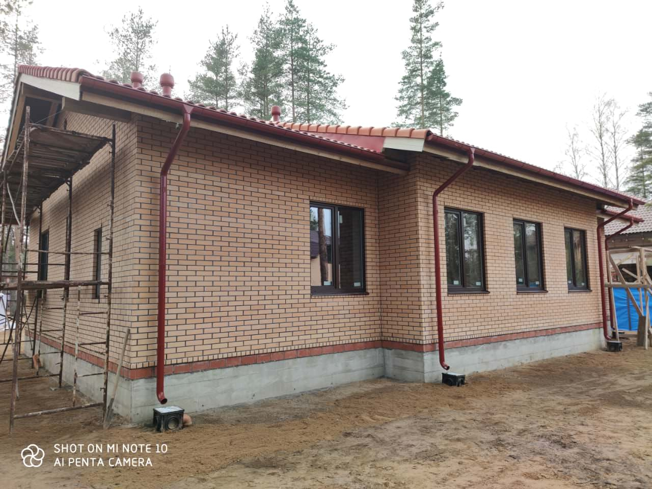 Одноэтажный компактный дом площадью 140 м2