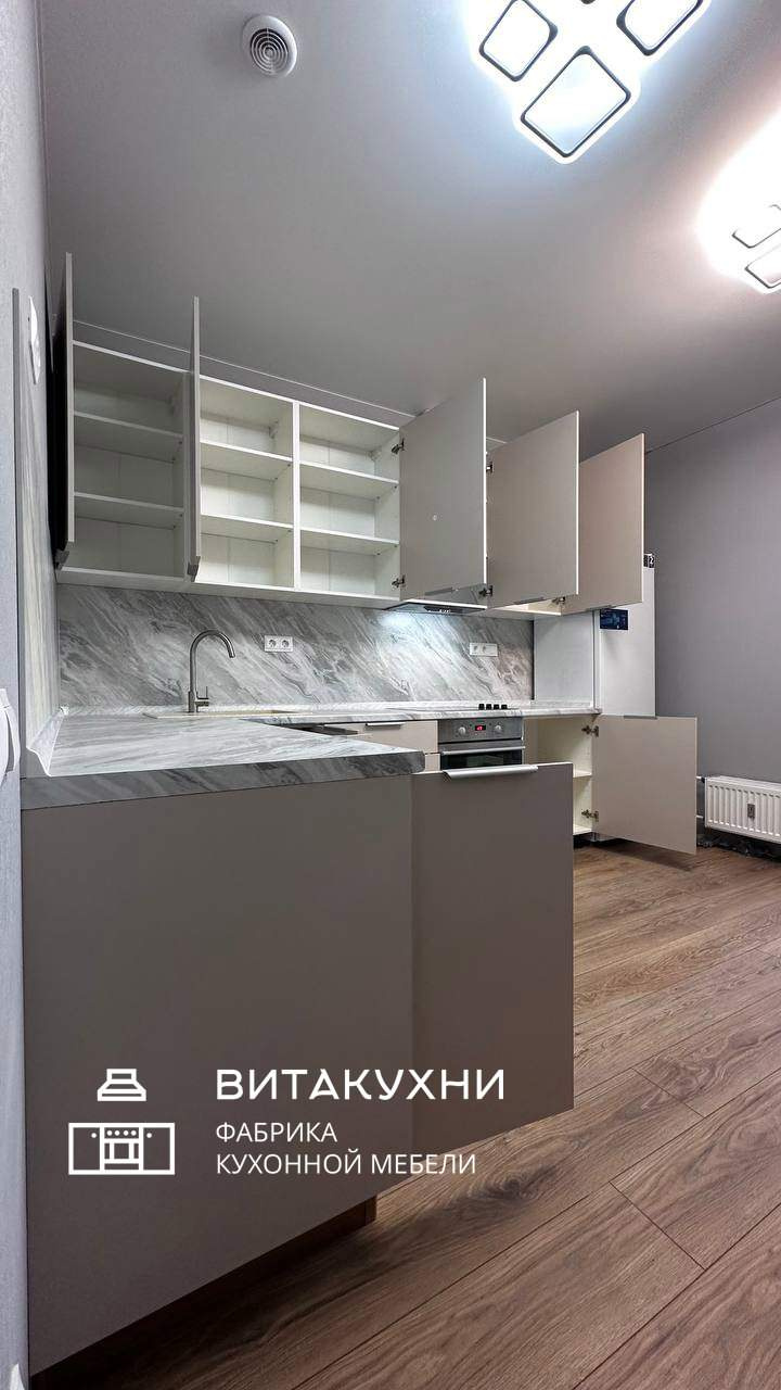 Современная бежевая кухня