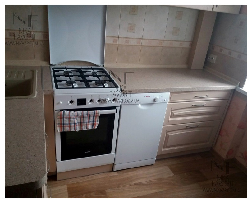 WOODEN COMPACT KITCHEN | WOODEN MADE TO ORDER KITCHEN