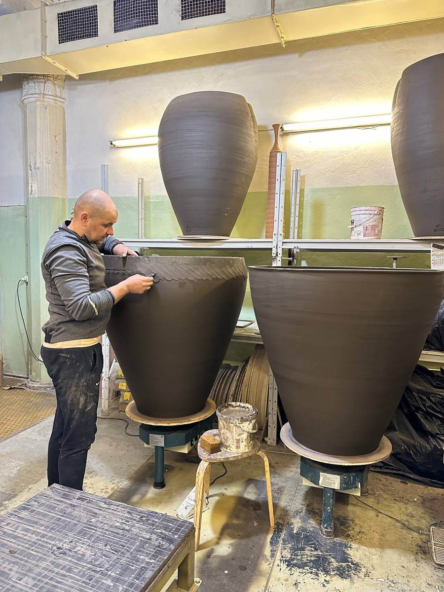 «Мятые» керамические горшки для охотничьего домика Николая 2