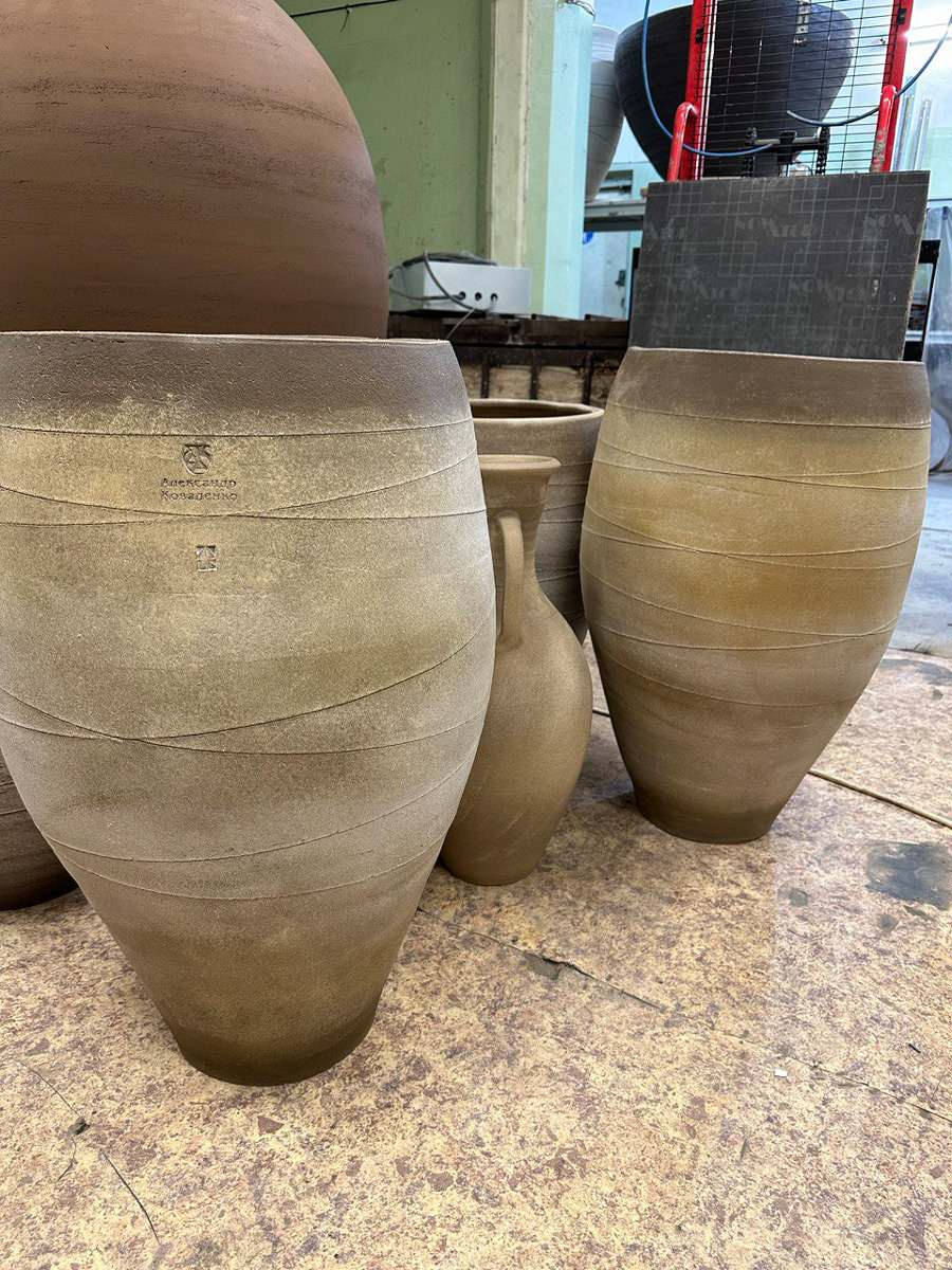 Горшки для офиса крупной строительной компании